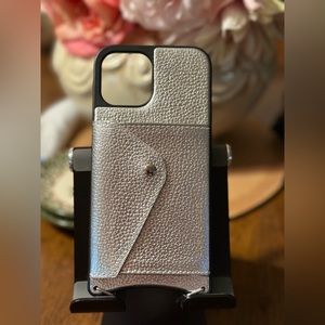 Bandolier “Lena” Side-slot in Metallic Silver/Silver for iPhone 12 Pro Max.